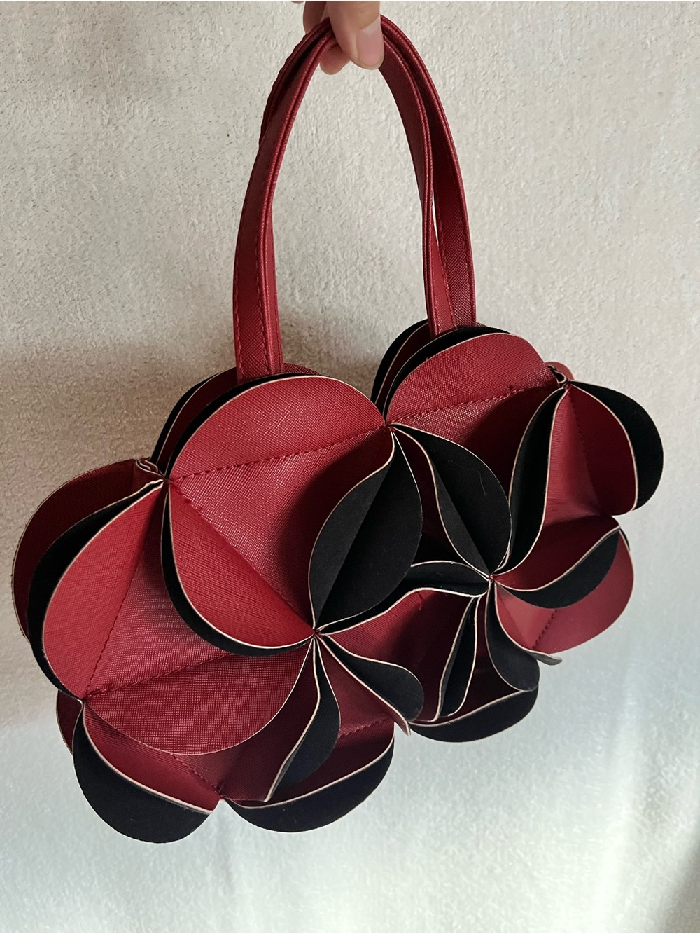 Verano Hill Flower 2-way Handbag purse red & black